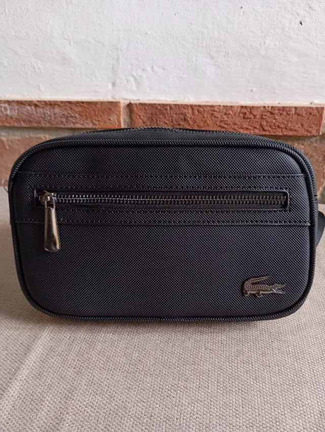 Riñonera  Negra impermeable.