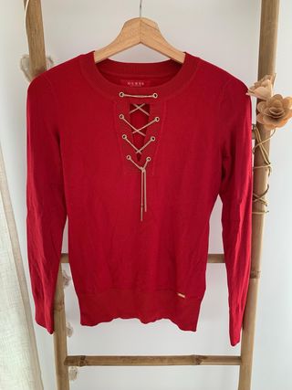 Jersey Guess Rojo con Cadena
