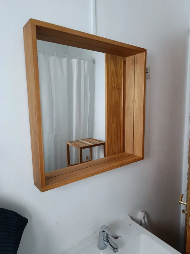 Espejo de madera para baño