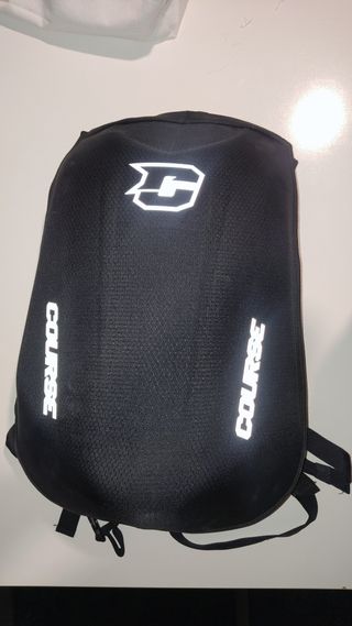 Mochila moto Rígida Negra COURSE Estilo Caparazón