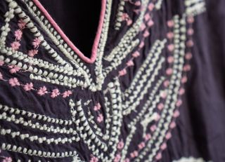 Vestido con bordados marca Flamenco