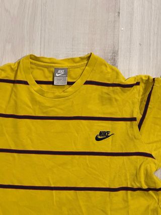 Camiseta Nike Rayas Amarillo y Morado