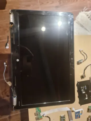 Pantalla HP Pavilion DV7 17.3 + Accesorios