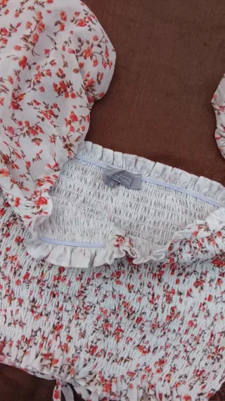 Camisa manga larga Bershka blusa floral talla S