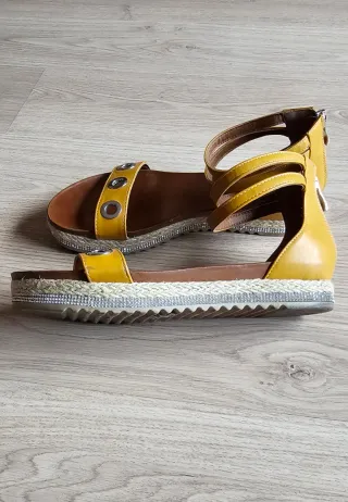 Sandalias GR Talla 38 Casi Nuevas
