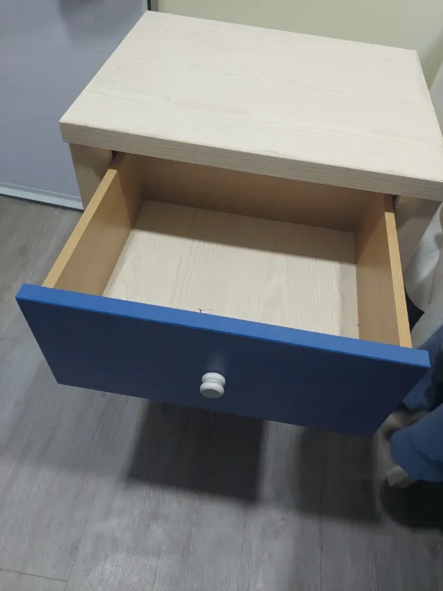 Cassettiera per bambini in legno e blu