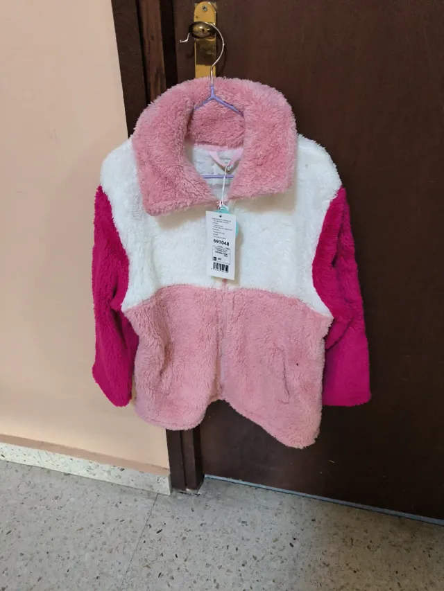 Bata niña rosa y blanca