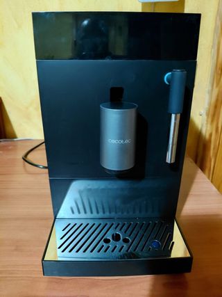 Cafetera Cecotec Automática con Molinillo