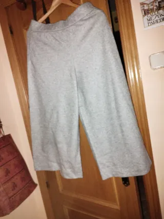 Pantalón ancho gris