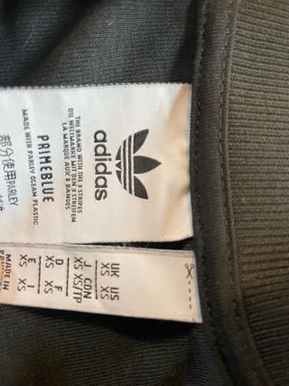 Chaqueta Adidas negra cremallera