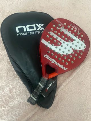 Pala de pádel Bullpadel Indigo sin estrenar