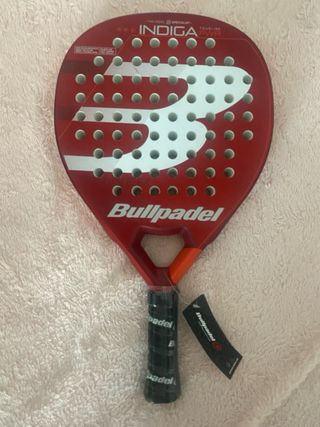 Pala de pádel Bullpadel Indigo sin estrenar