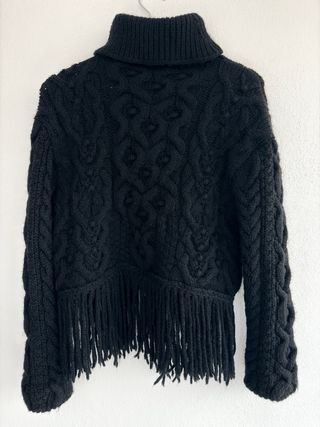 Jersey Zara negro de ochos y flecos. Talla M