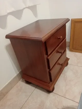 Mesita de noche rústica de madera