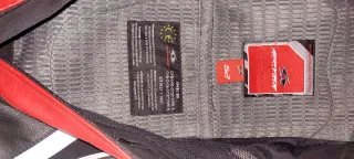 Mono de moto SPYKE talla 52
Mono de moto Dainese52
