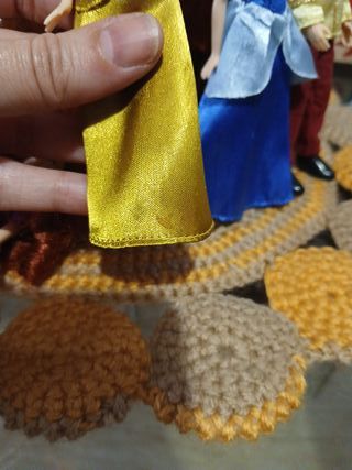 Piccole bambole delle principesse Disney