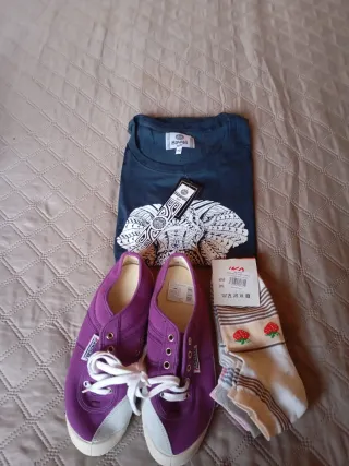 Lote zapatillas, camiseta y calcetines