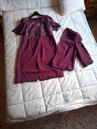 Conjunto vestido y chaqueta morado
