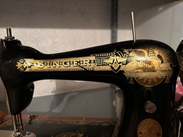 Máquina de coser Singer antigua