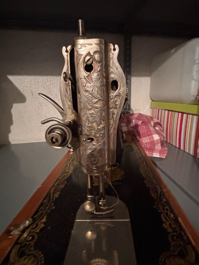 Máquina de coser Singer antigua