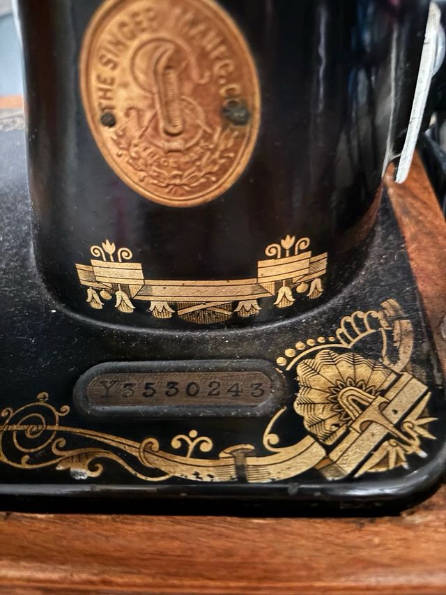 Máquina de coser Singer antigua