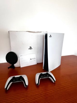 Consola Playstation 5 + 2 Mandos