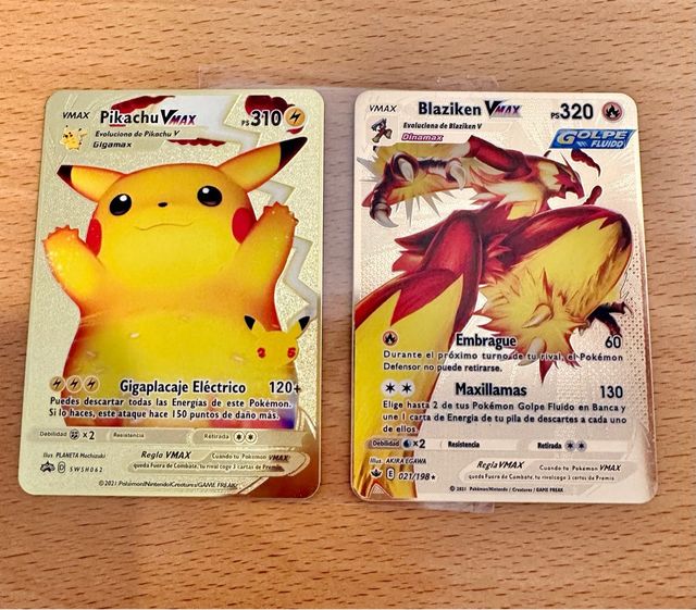 Cartas Pokémon VMAX Doradas Pikachu y Blaziken