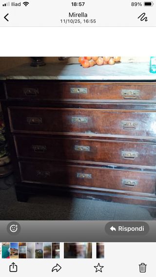 Cassettiera in legno con piano in marmo