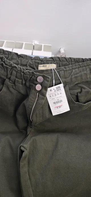 Pantalón Pull&Bear verde mujer talla 38