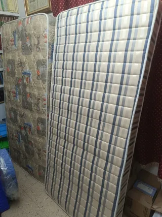 Colchones de 90 cm 40€ los dos