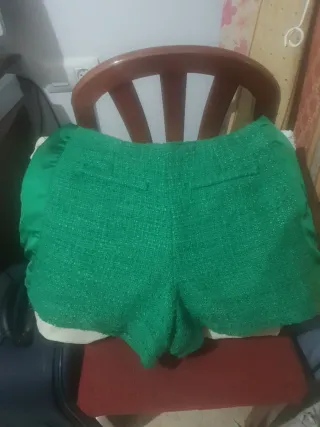 Bermudas verdes de tweed