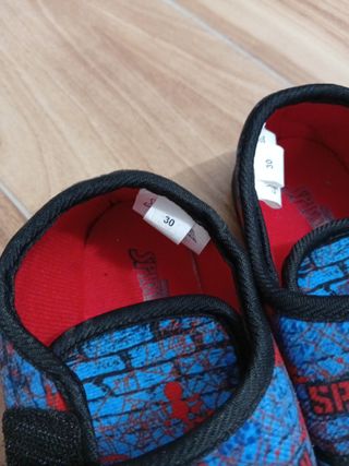 Zapatillas casa Spiderman y Dragon Ball