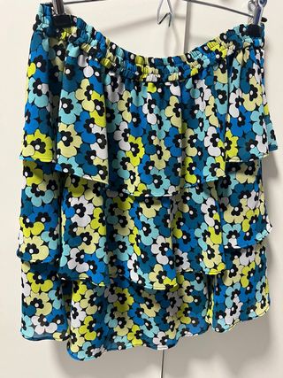 Falda Michael Kors floral volantes
