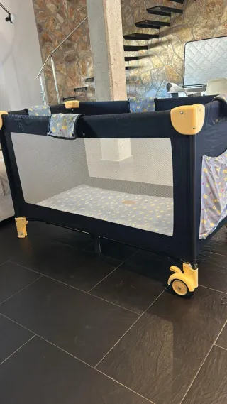 Cuna de viaje plegable
