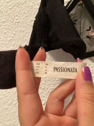 Sujetador Passionata de encaje negro flores