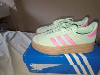 Zapatillas Adidas Gazelle Verde y Rosa