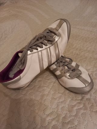 Zapatillas Adidas Talla 37 Blancas y Plateadas