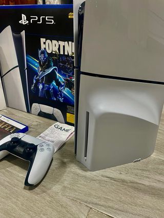 Consola Sony PlayStation 5 + Fortnite + Mafia
