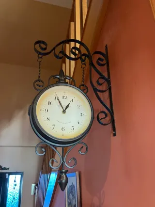 Reloj de Pared Antiguo Negro