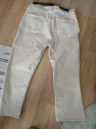 Pantalón vaquero Zara beige recto