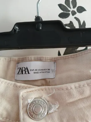 Pantalón vaquero Zara beige recto