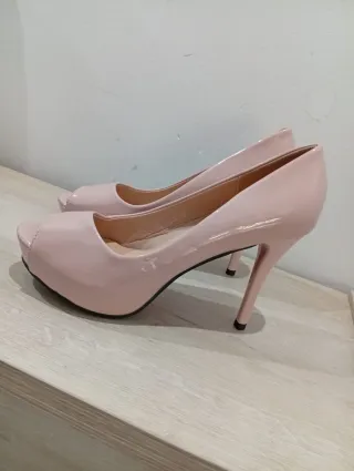 Zapatos de tacón rosa charol talla 39