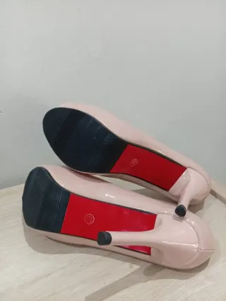 Zapatos de tacón rosa charol talla 39
