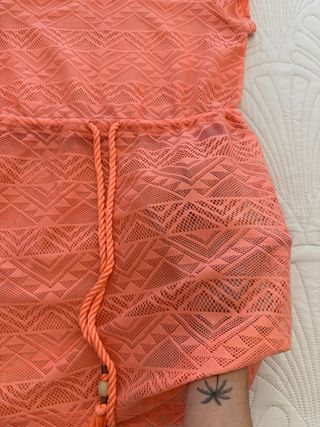 Vestido playero coral corto