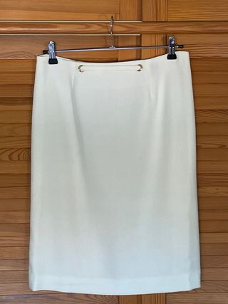 Falda blanca talla 40 sin estrenar