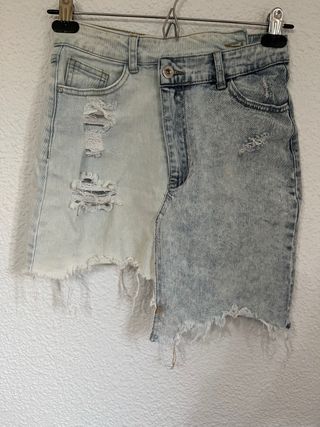 Falda vaquera bicolor desgastada marca Blanco S