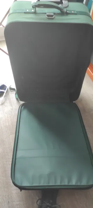 Maleta de viaje Samsonite verde
Regalo neceser  
