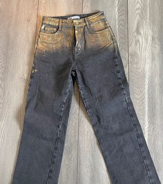 Pantalón Zara gris y dorado
