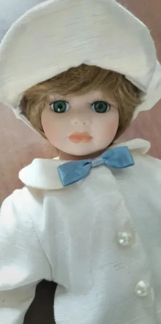 Bambola vintage in porcellana