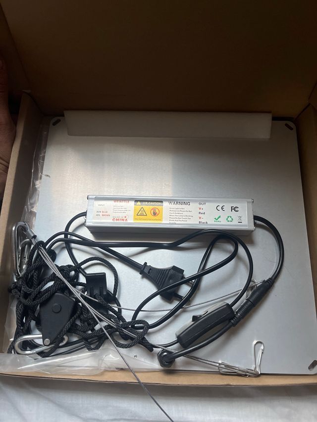 Foco LED 600W ZWD-DQB600
3 focos led Samsung 